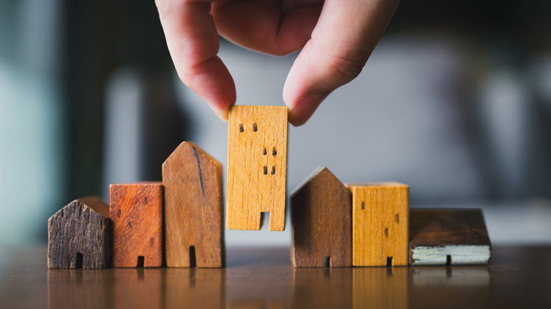 Traits of the Best Commercial Real Estate Brokers: What Sets Them Apart